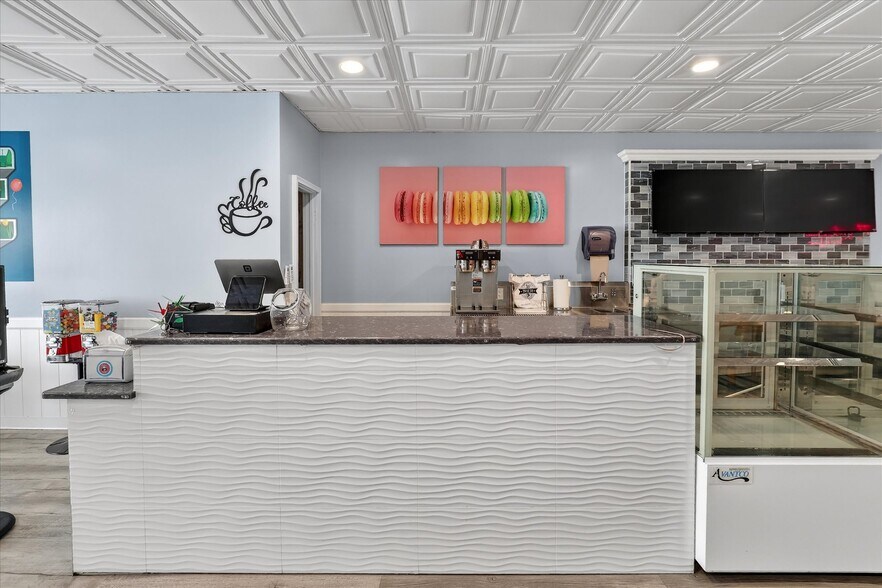 More Photos Of 135 E Main St, Woodville Storefront Retail Residential For Sale