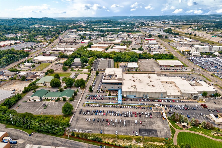 More Photos Of 9600 Parkside, Knoxville Distribution For Lease