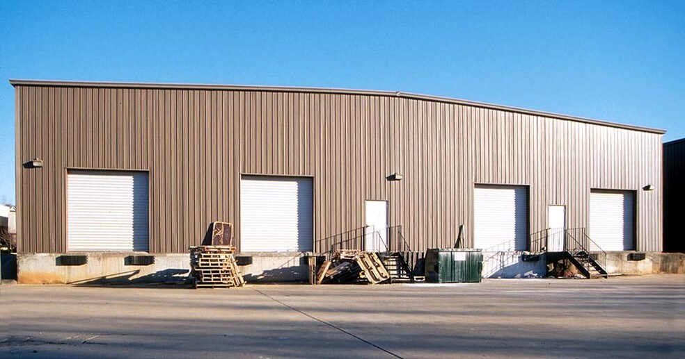 More Photos Of 154 Andrew Dr, Stockbridge Warehouse For Lease