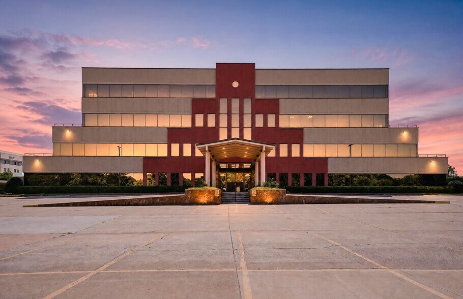 Primary Photo Of 13321 N Meridian Ave, Oklahoma City Medical For Lease