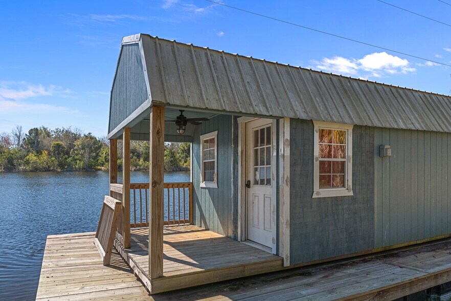 More Photos Of 8301 Congress St, Port Richey Flex For Sale