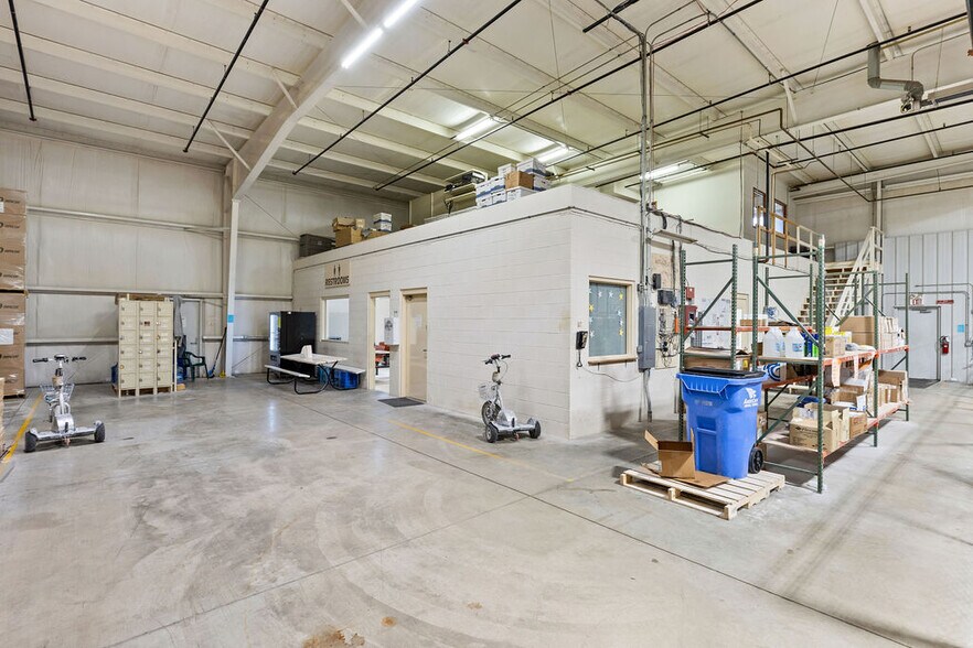 More Photos Of 2000 Ashley Rd, Morris Manufacturing For Lease