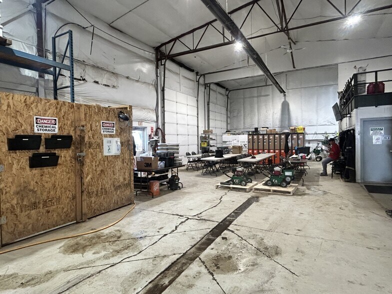 More Photos Of 4980 28th St SE, Calgary Warehouse For Sale