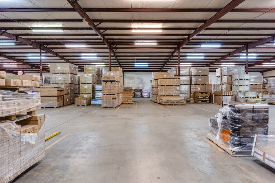 More Photos Of 520 Lovers Lane Rd, Calhoun Warehouse For Sale