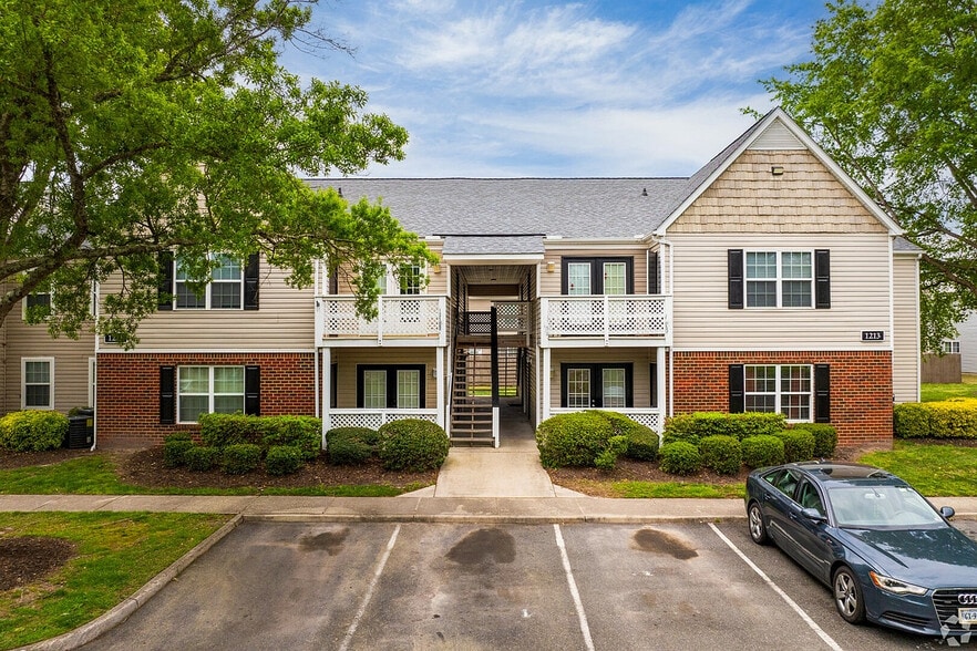 More Photos Of 1201 Edenham Ct, Virginia Beach Apartments For Sale