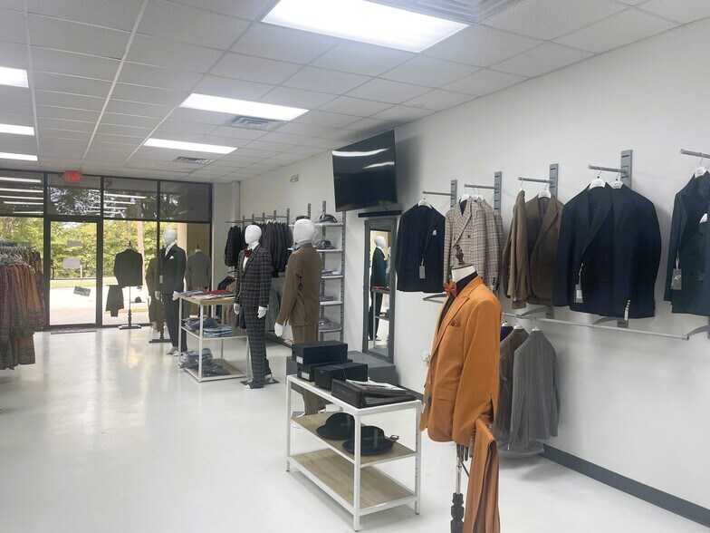 More Photos Of 13510-13520 Perkins Rd, Baton Rouge Storefront Retail Office For Lease