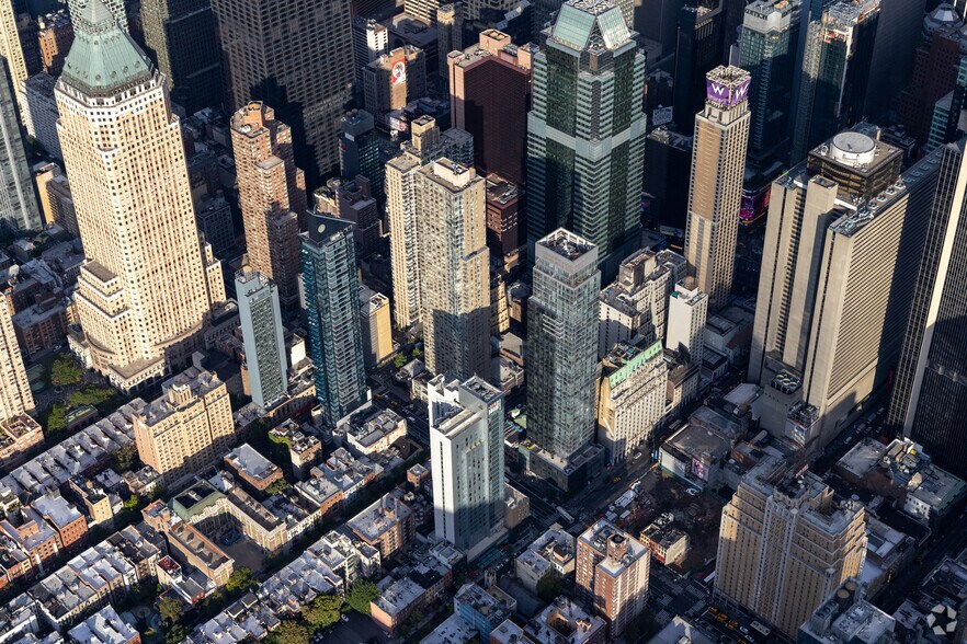 More Photos Of 750 8th Ave, New York Apartments For Lease