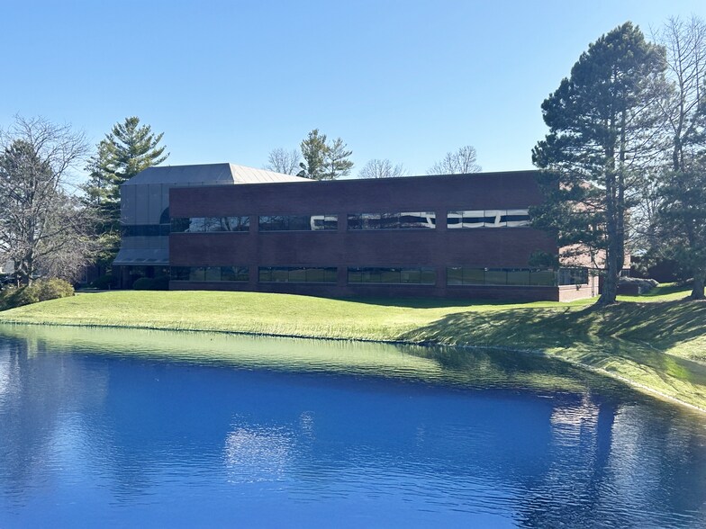Primary Photo Of 5989 Tahoe Dr SE, Grand Rapids Medical For Sale