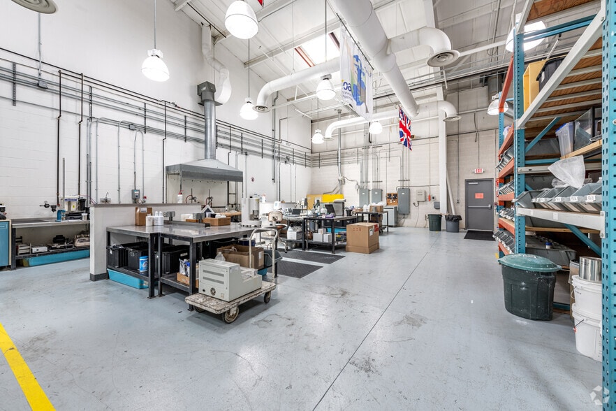 More Photos Of 4270-4282 Hudson Dr, Stow Light Manufacturing For Lease