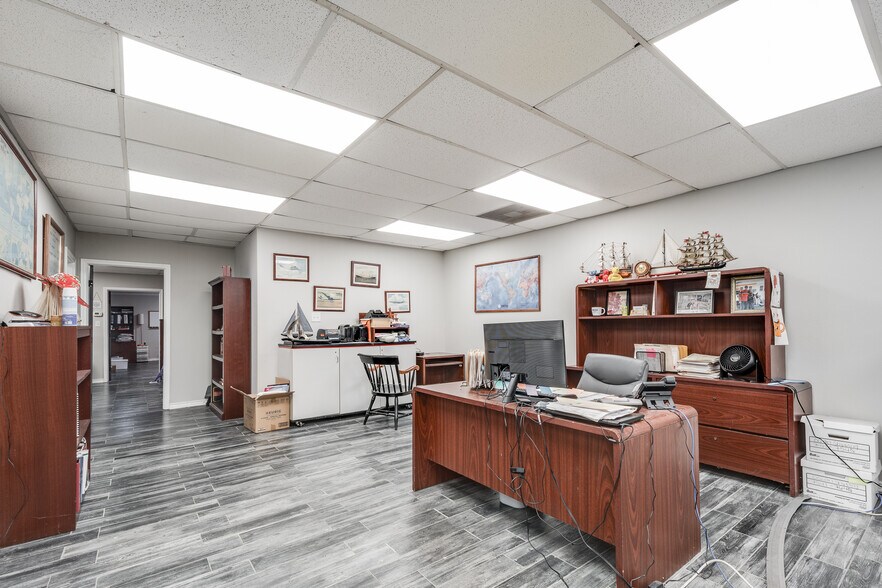 More Photos Of 17717 Highway 59 N, Humble Auto Repair For Sale