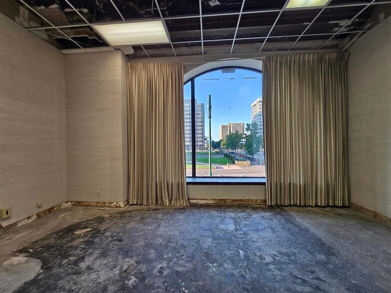 More Photos Of 109 N Main St, Memphis Apartments For Lease
