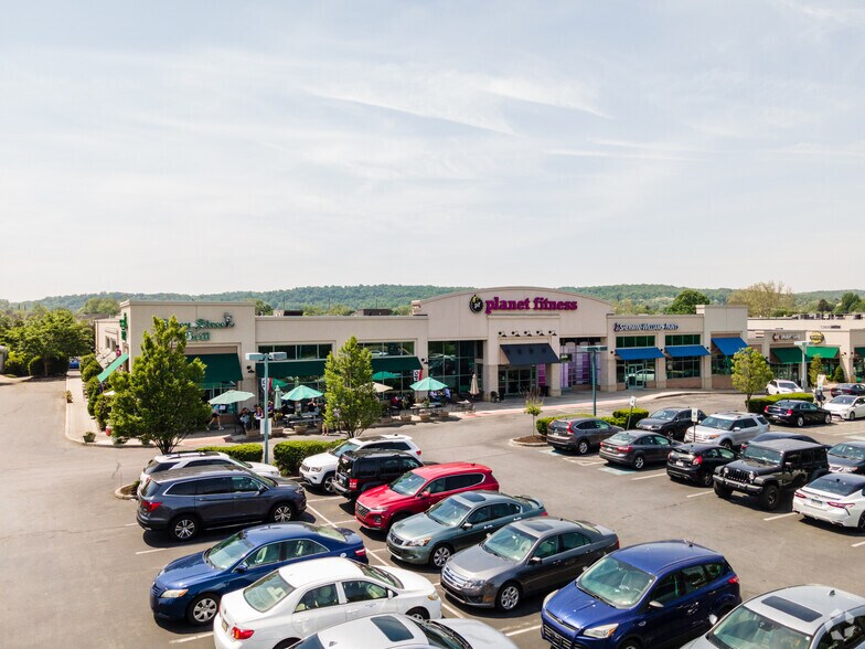 More Photos Of 150 E Pennsylvania Ave, Downingtown Unknown For Lease