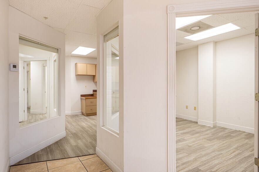 More Photos Of 3049 Cleveland Ave, Fort Myers Medical For Sale