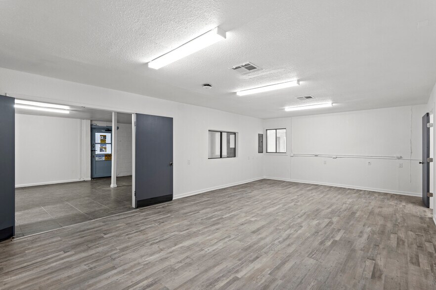 More Photos Of 730 Perez St, San Antonio Manufacturing For Sale