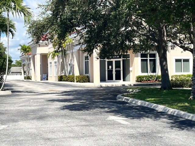 More Photos Of 733 Us-1, North Palm Beach Medical For Sale