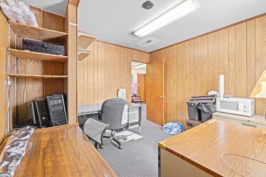 More Photos Of 293 N Ellsworth Ave, Salem Medical For Lease