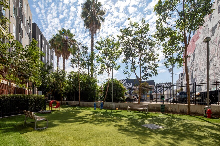 More Photos Of 899 Traction Ave, Los Angeles Apartments For Lease