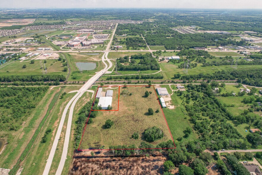 More Photos Of 7002 Bissell Rd, Manvel Manufacturing For Lease