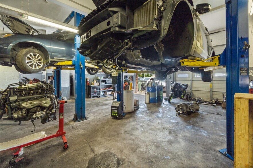 More Photos Of 4379 Route 130, Edgewater Park Auto Repair For Lease