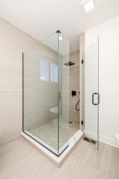 More Photos Of 544 Lawndale ave, Chicago Apartments For Sale