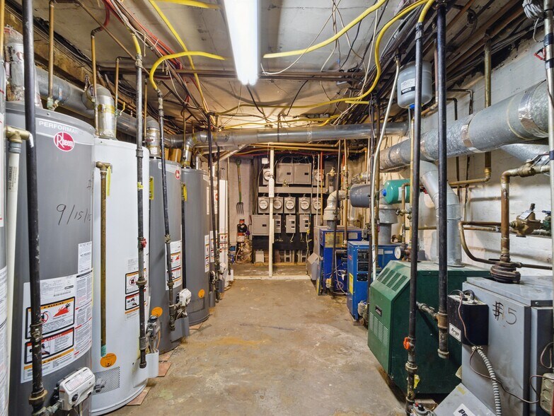 More Photos Of 904 Bergenline Ave, Union City Apartments For Sale