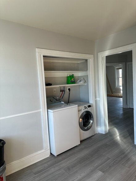 More Photos Of 800 Dekalb St, Bridgeport Storefront Retail Residential For Sale