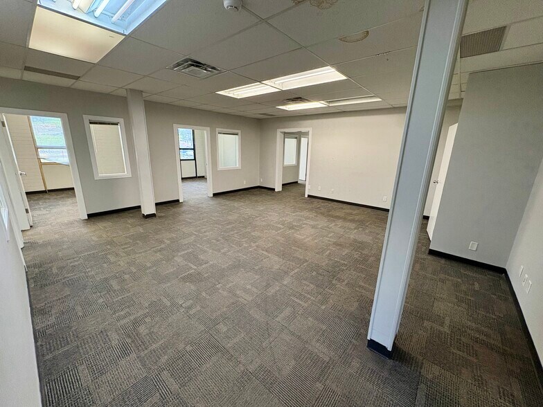 More Photos Of 204-218 Blue Mountain St, Coquitlam Office For Lease
