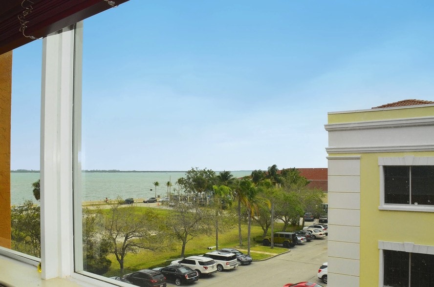 More Photos Of 120-140 S Indian River Dr, Fort Pierce Coworking Space