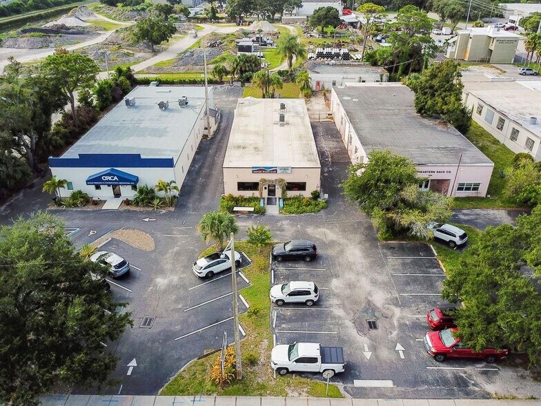 More Photos Of 1239 16th St, Vero Beach Storefront For Sale