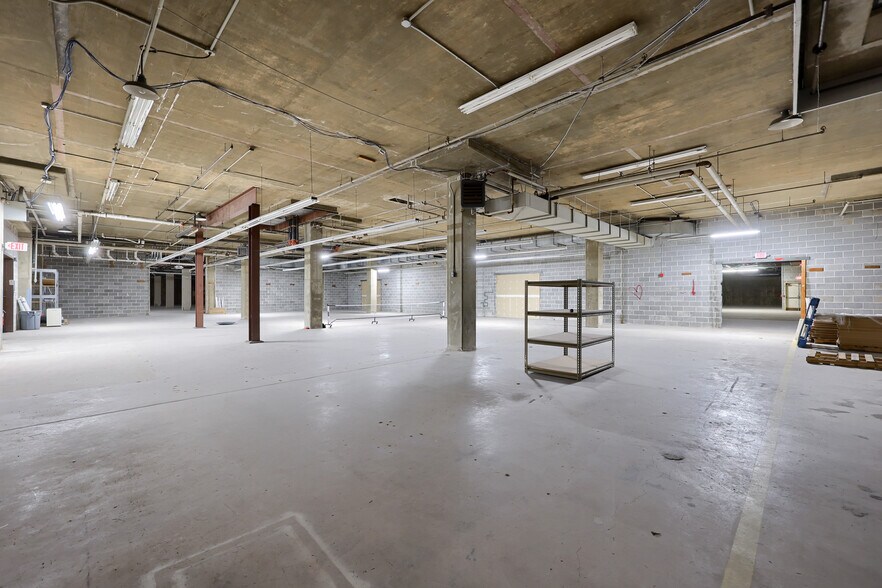More Photos Of 1515 Lititz Pike, Lancaster Storefront For Lease
