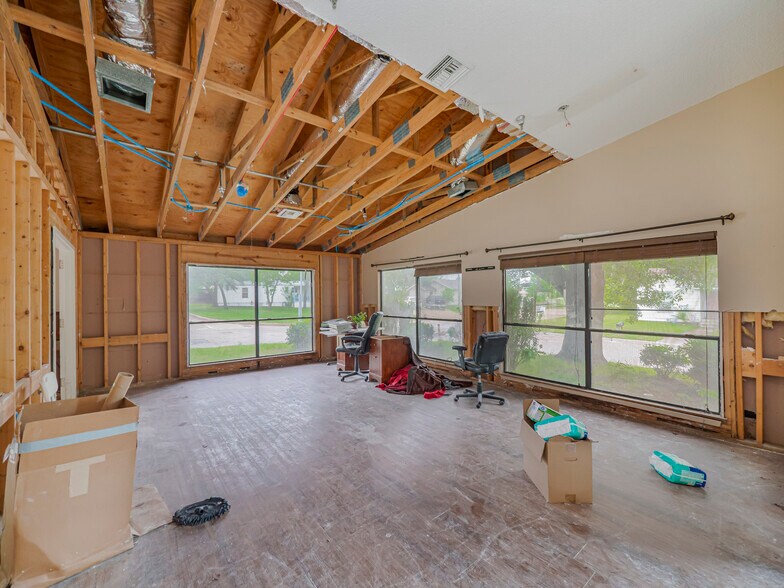 More Photos Of 700 Dyer St, Rockdale Healthcare For Sale