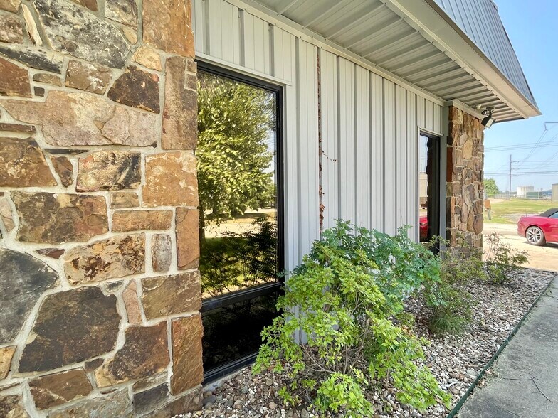 More Photos Of 3904 Ayers Rd, Fort Smith Warehouse For Lease