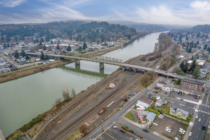 More Photos Of 101 Academy St, Kelso Distribution For Sale