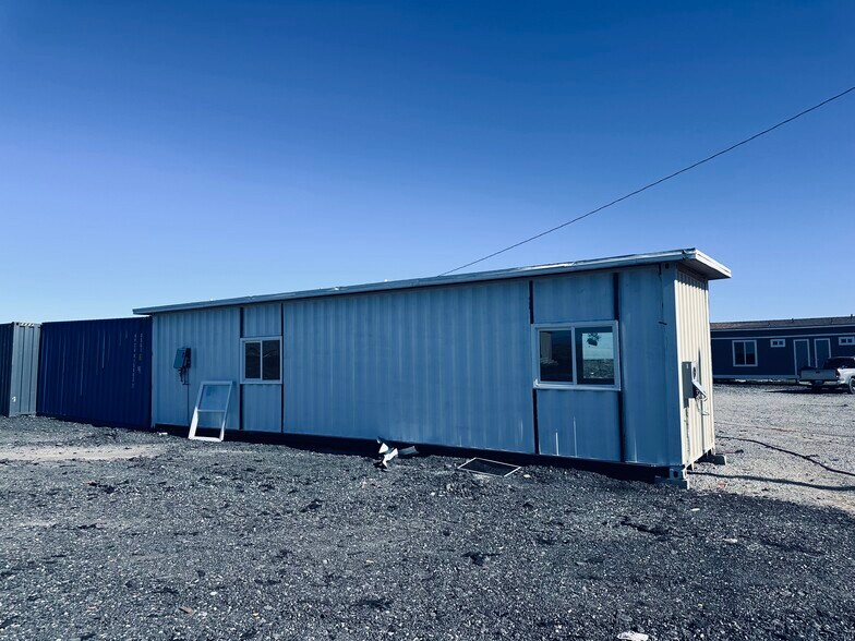 More Photos Of 2761 W Avenue F, Lancaster Manufacturing For Sale