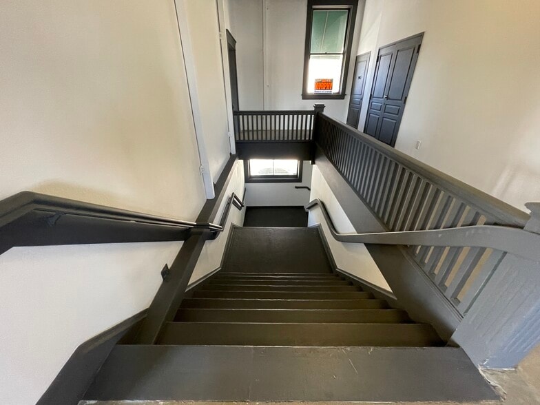 More Photos Of 200 E Chapman Ave, Orange Storefront Retail Office For Lease