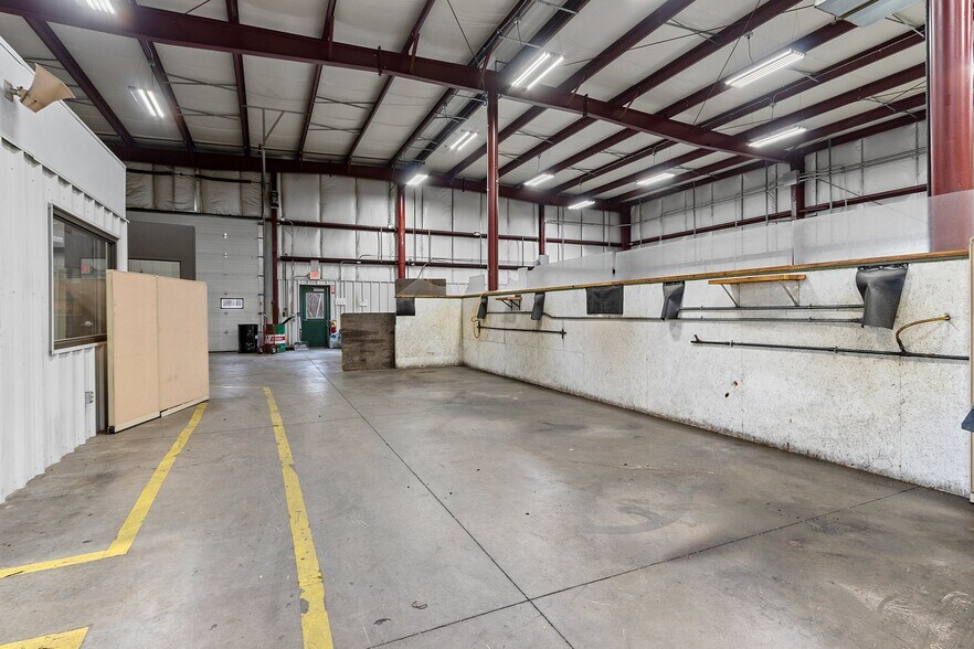 More Photos Of 3300 Commodity Ln, Green Bay Manufacturing For Sale
