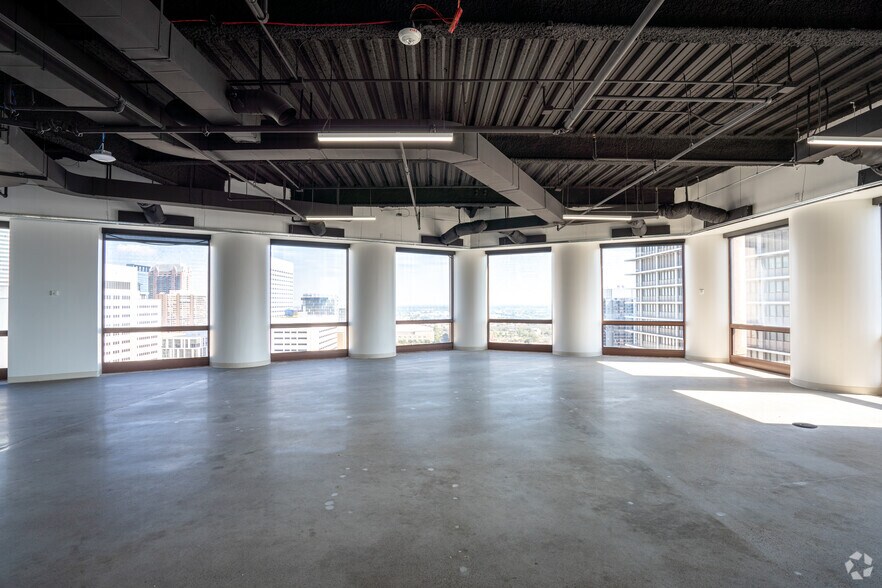 More Photos Of 1415 Louisiana St, Houston Office For Sale