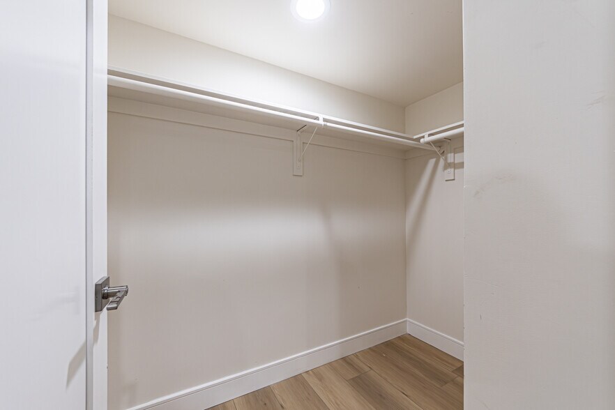 More Photos Of 5436 Romaine St, Los Angeles Apartments For Sale