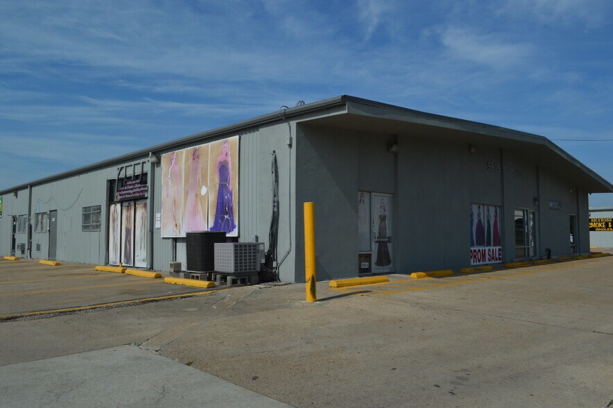 More Photos Of 9805 Harwin Dr, Houston Warehouse For Lease