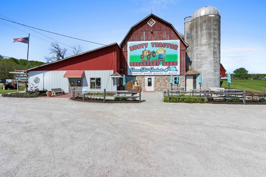 More Photos Of 6216 WI-42, Egg Harbor General Retail For Sale