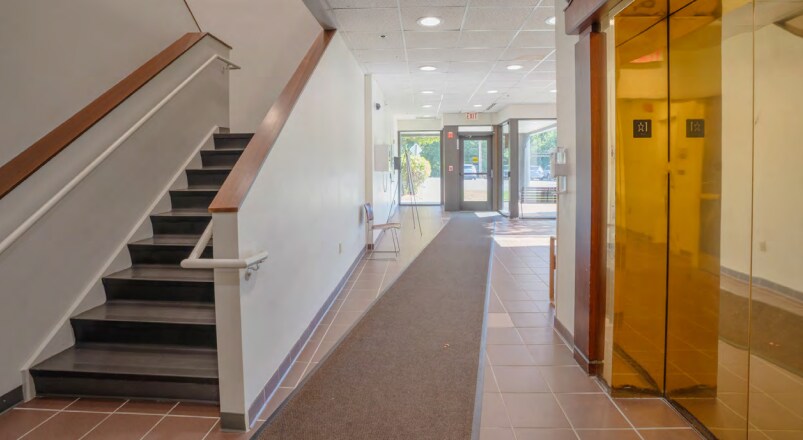 More Photos Of 7 McKay Ave, Winchester Flex For Lease