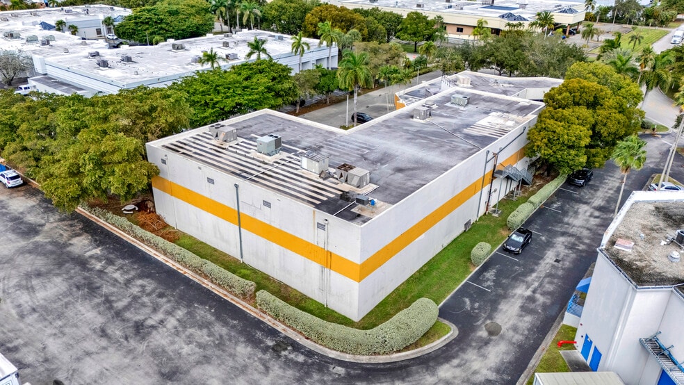 More Photos Of 8850 NW 20th St, Miami Light Manufacturing For Sale