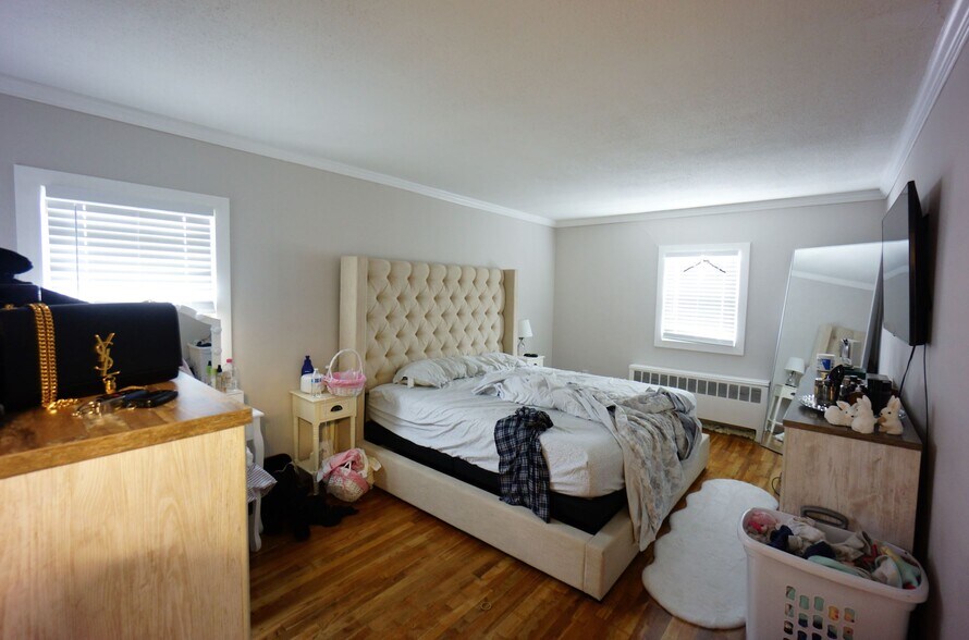 More Photos Of 376-380 McLean Ave, Yonkers Apartments For Sale