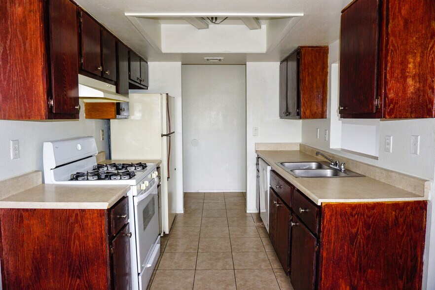 More Photos Of 2859 Wheelwright Dr, Las Vegas Apartments For Sale