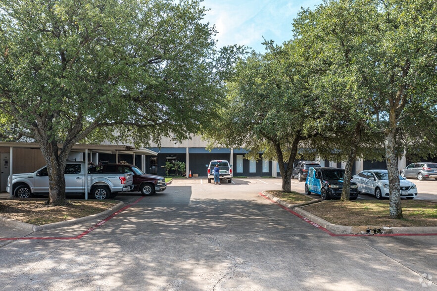 More Photos Of 5750 Rufe Snow Dr, North Richland Hills Office For Lease