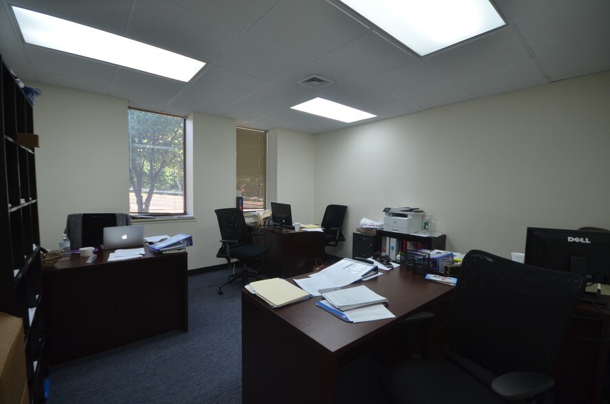 More Photos Of 20 Maple St, Springfield Office For Sale