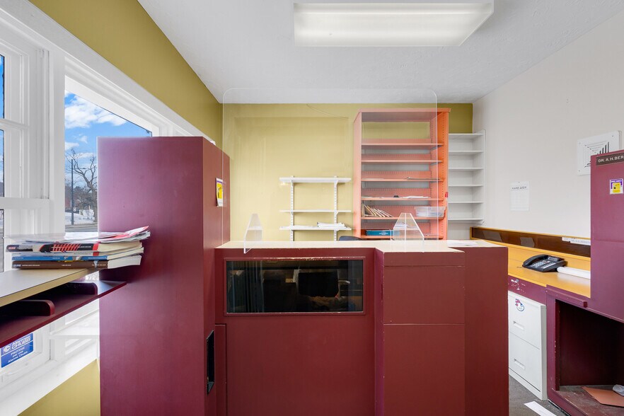 More Photos Of 5870 Rue Sherbrooke E, Montréal Office For Lease