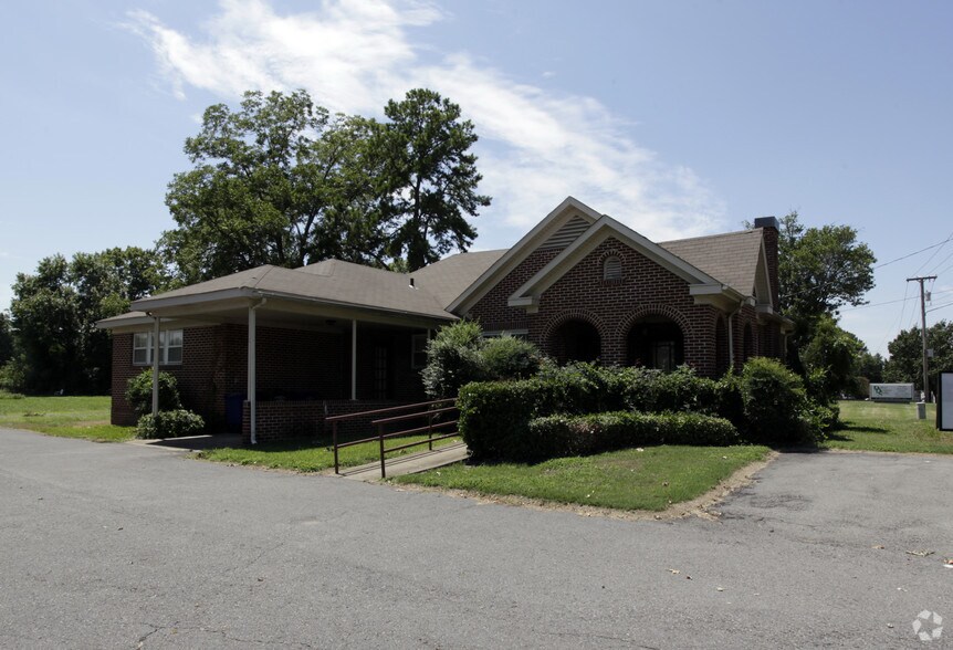 More Photos Of 2405 Prince St, Conway Office For Sale