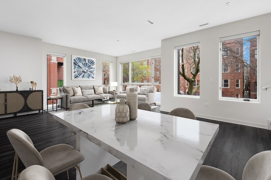 More Photos Of 811 W Agatite Ave, Chicago Apartments For Lease