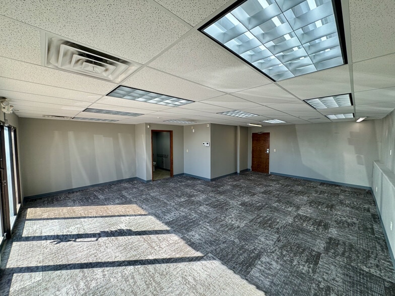 More Photos Of 1020 Ford St, Colorado Springs Showroom For Lease
